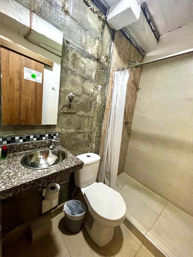 Hotel Carriqui Underground à Pereira Extérieur photo