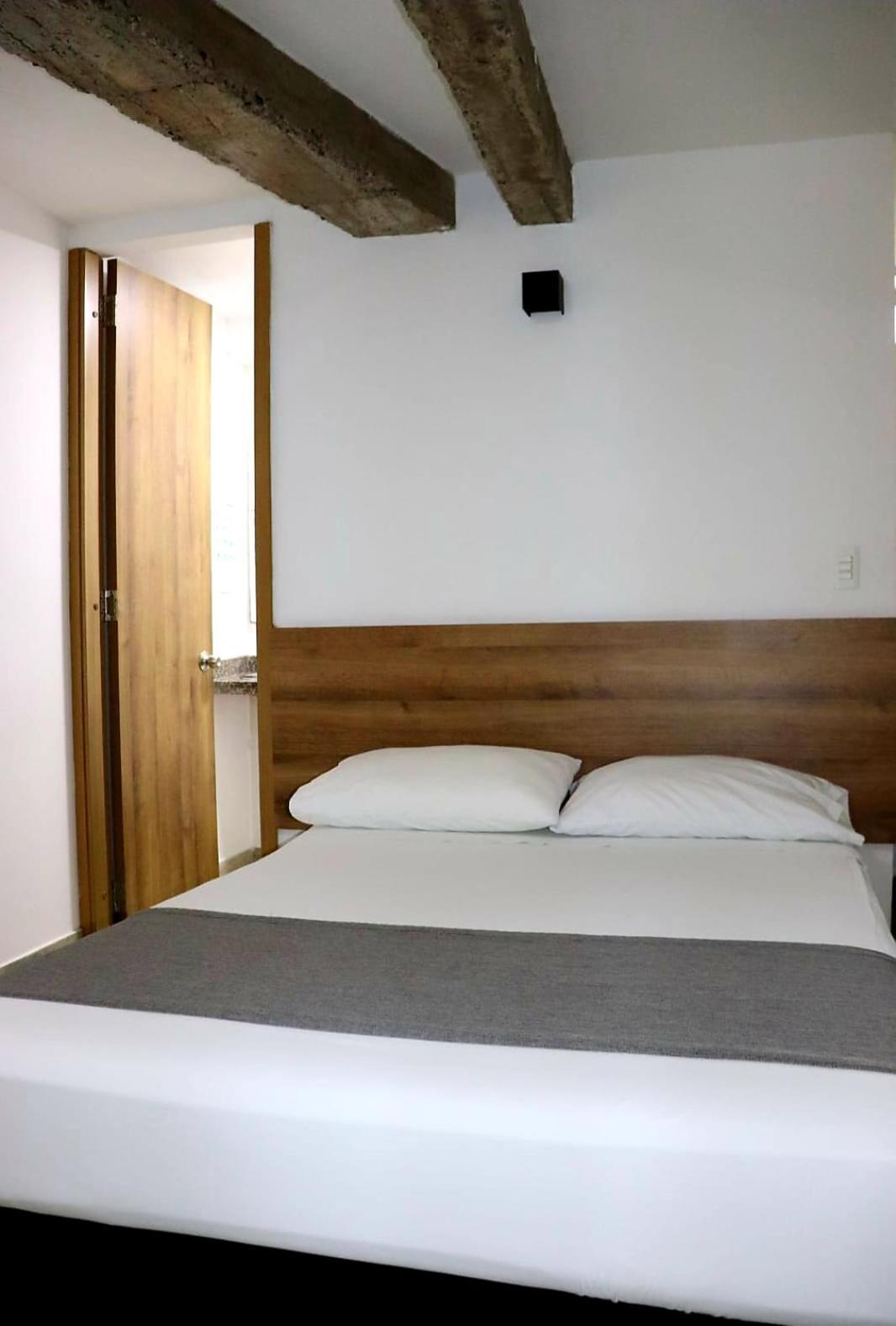 Hotel Carriqui Underground à Pereira Extérieur photo